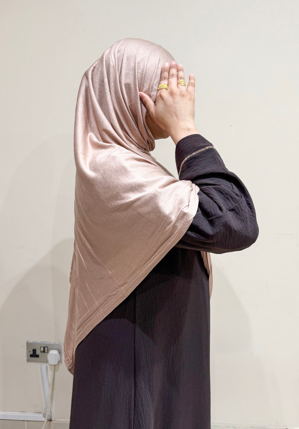 Premium Emirati Style Hijab – Beige